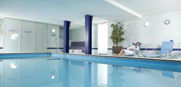 Pool & Sauna